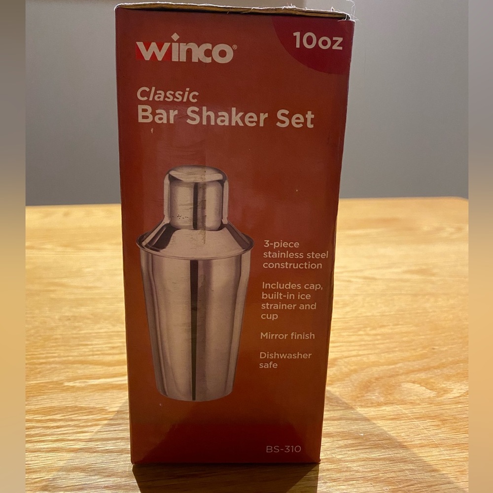 Case of 12 - 3 piece 10 oz cocktail shaker sets with built in strainer